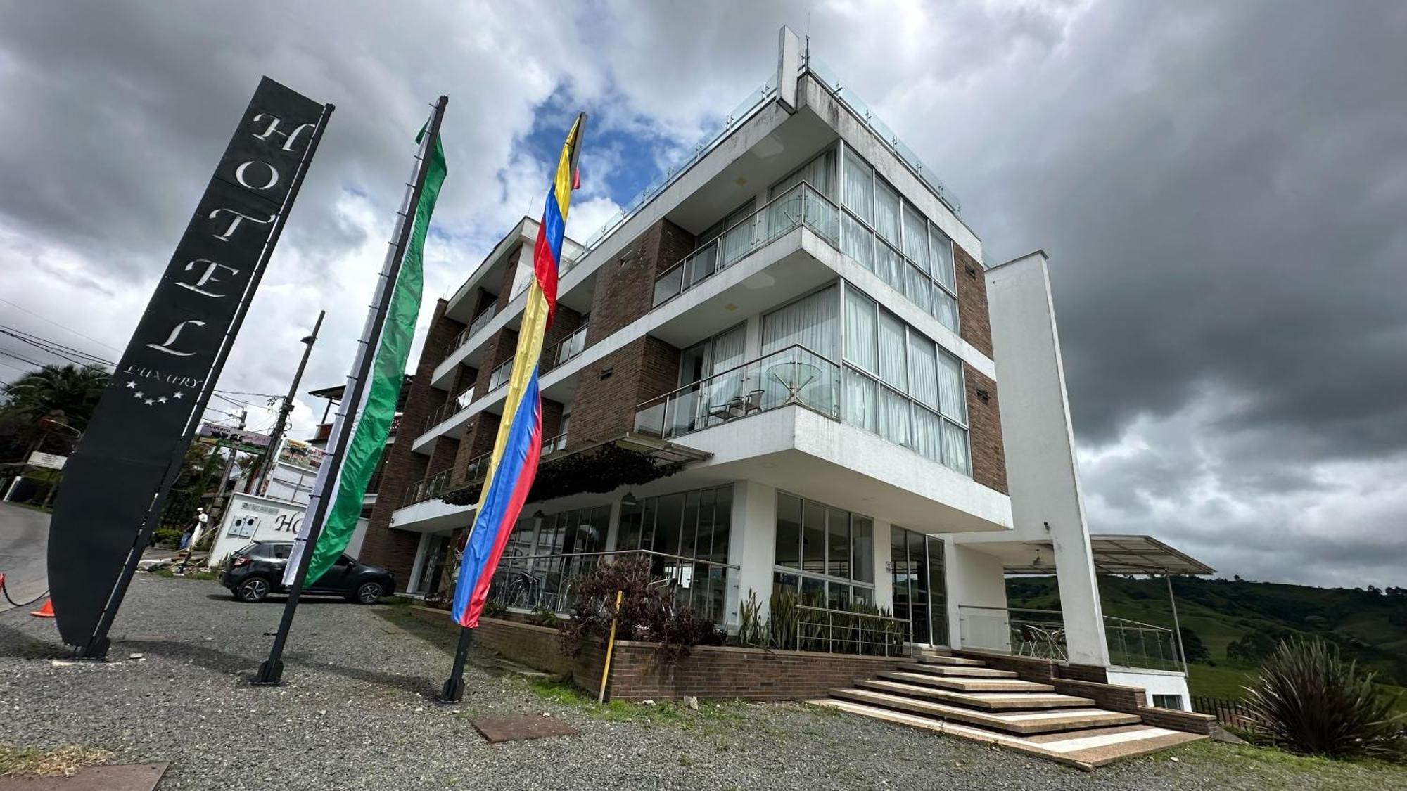 Luxury Hotel Santa Rosa de Cabal Bagian luar foto